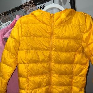 Size medium aritzia super puff mini puff